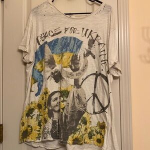 Magnolia Pearl peace for Ukraine tee. Great condition. One size